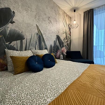 Wow! Paradise Aparthotel Krakow Exterior photo