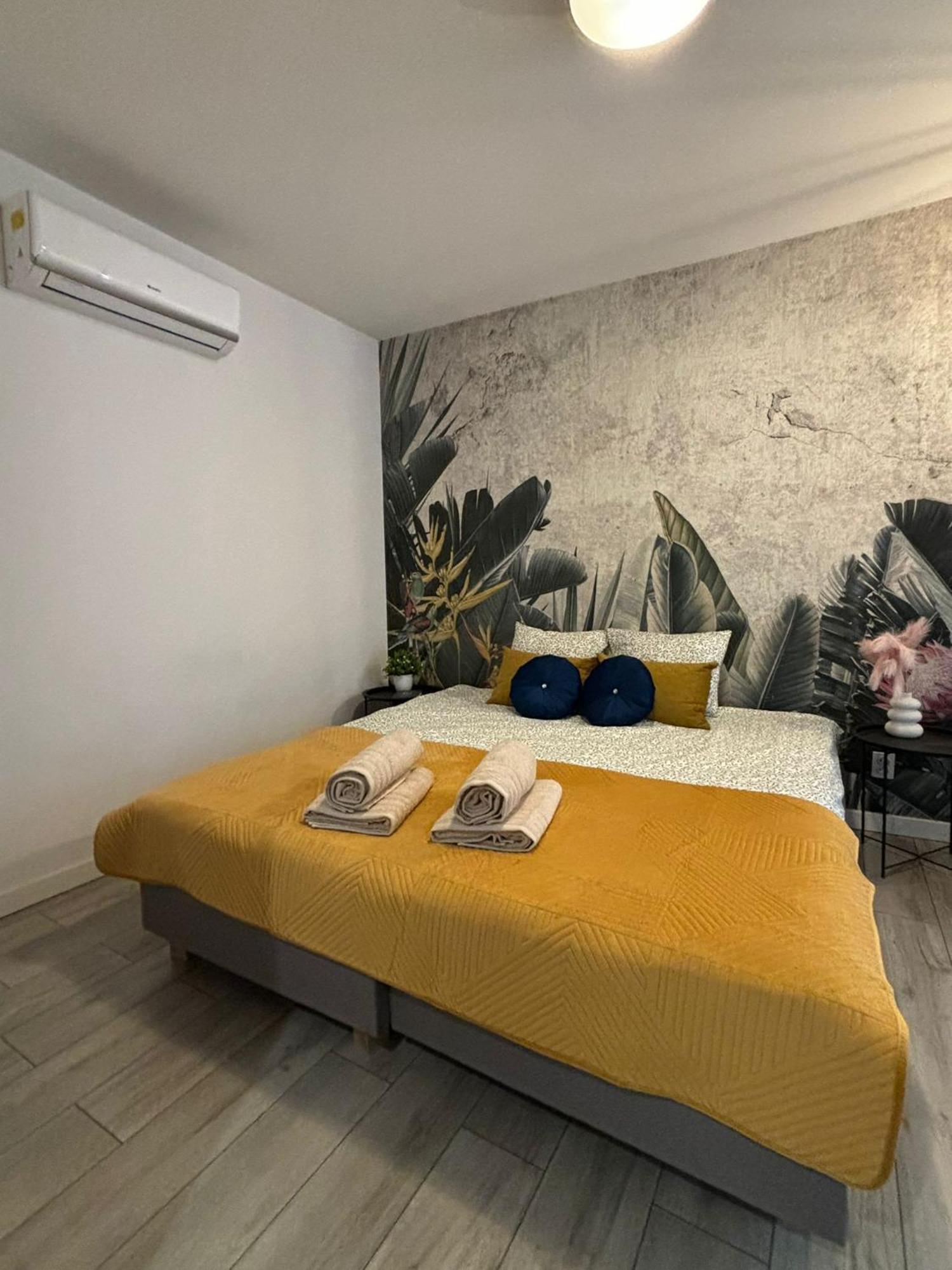 Wow! Paradise Aparthotel Krakow Exterior photo